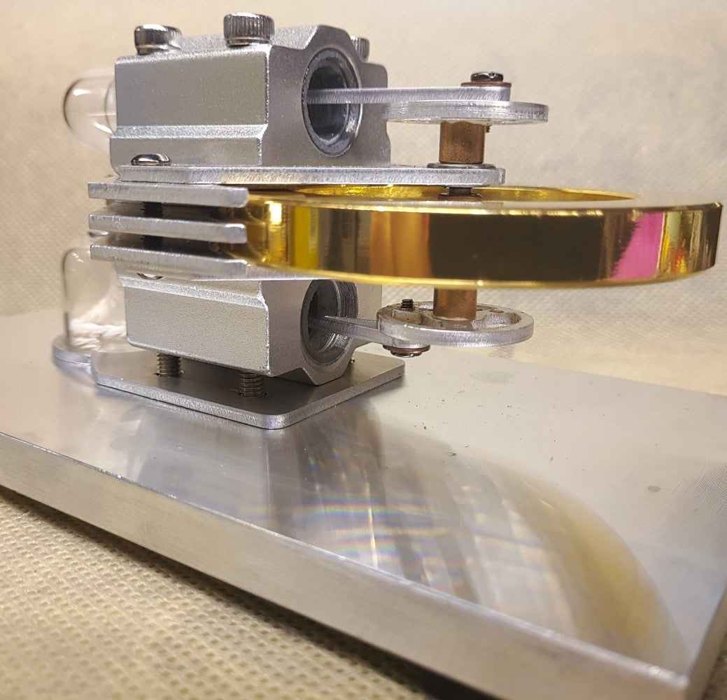 Air - cooled sheet Stirling engine model